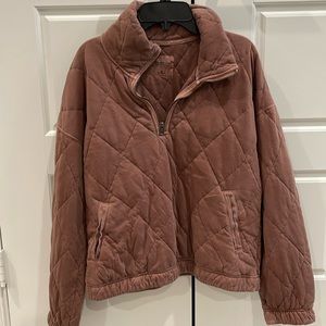 Abercrombie women’s size medium quilted sweatshirt crop